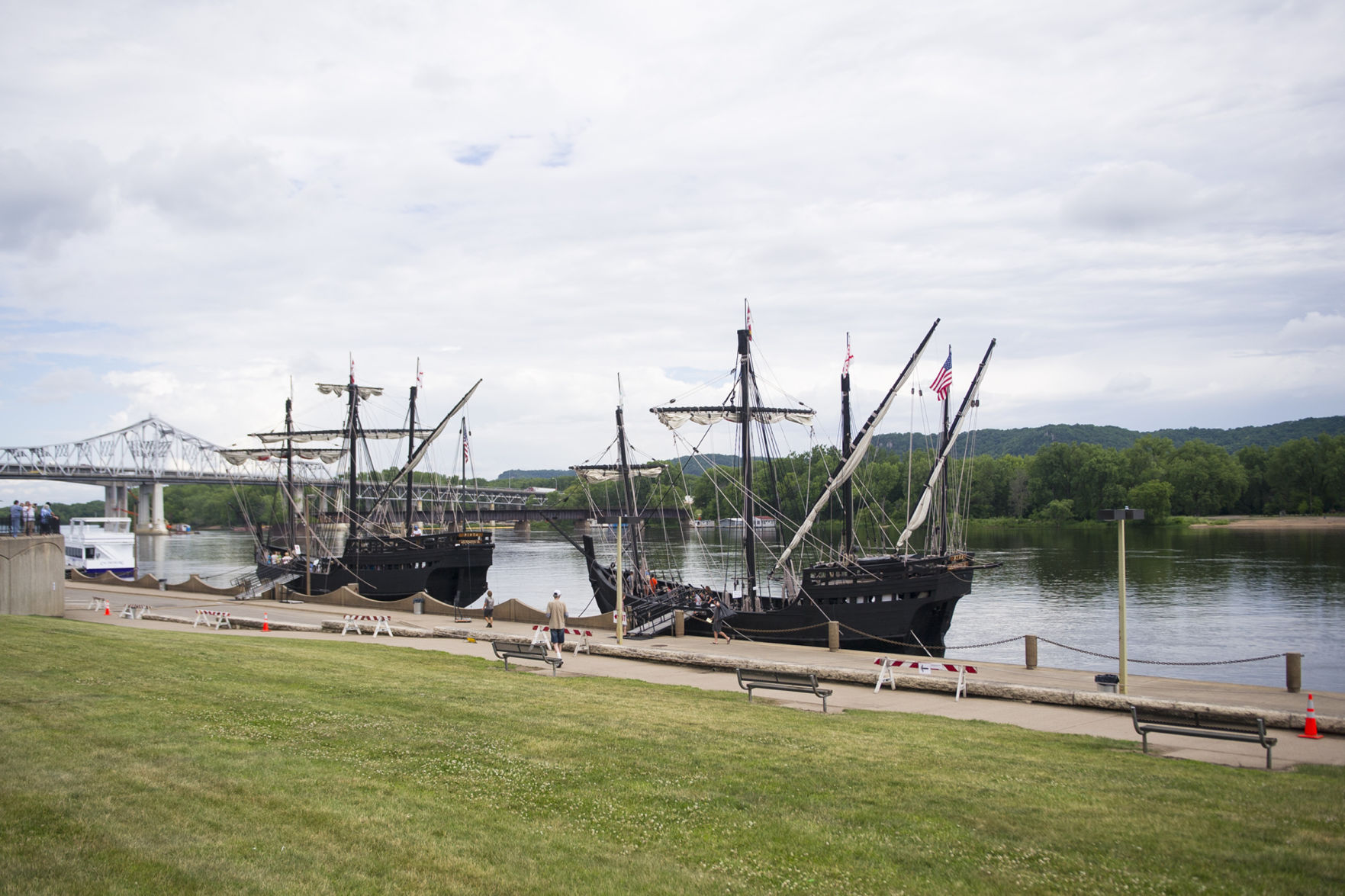 Nina and Pinta Tours 04